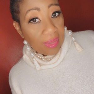 Meet your Posher, Angella